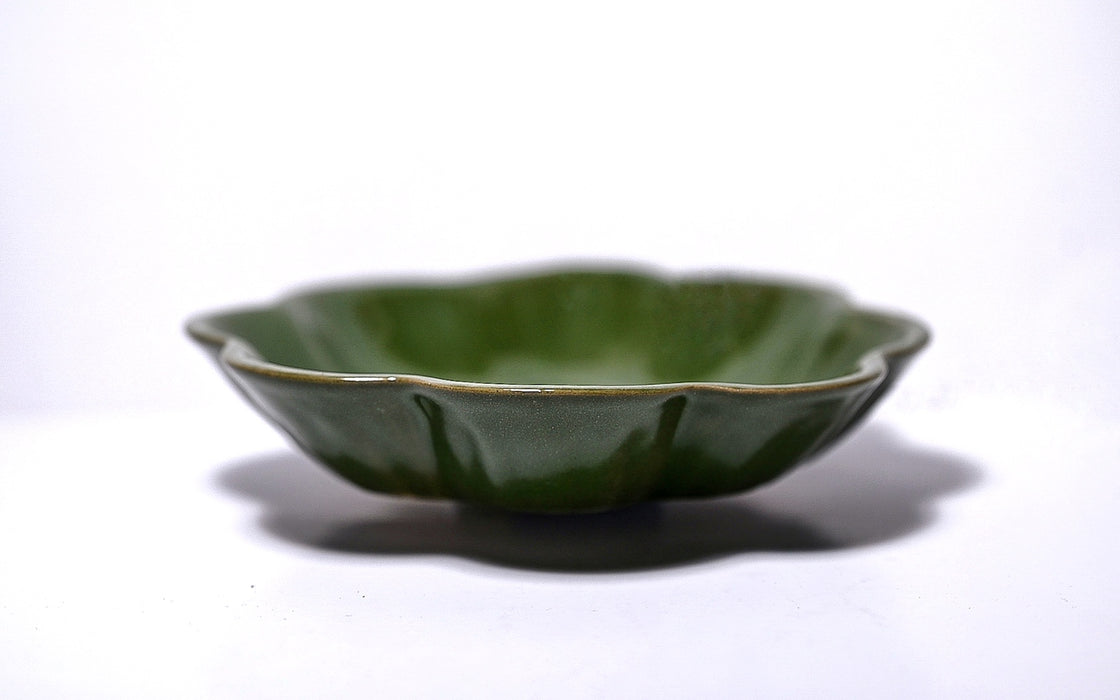 Daisy Plates - Green