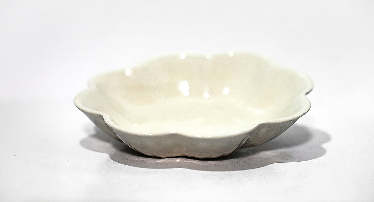 Daisy Plates - White