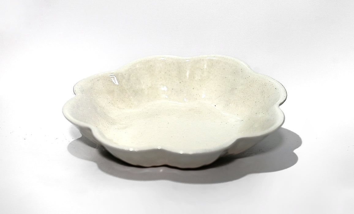 Daisy Plates - White